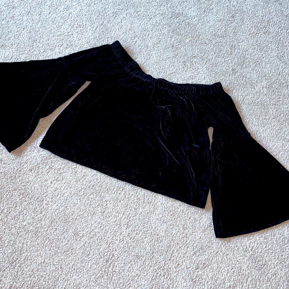 Hollister off the shoulder velvet top
